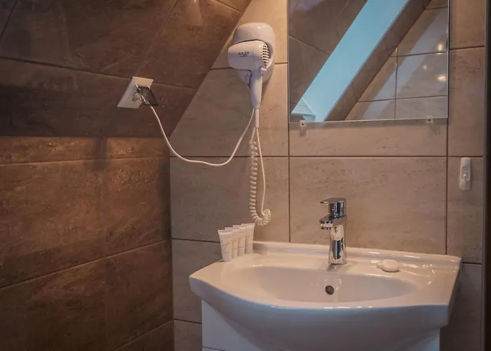 Pod Limbami בית חווה פורונין